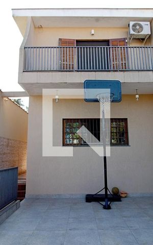 Casa à venda com 219m², 3 quartos e 2 vagas Casa à venda com 219m², 3 quartos e 2 vagasVaranda Frente