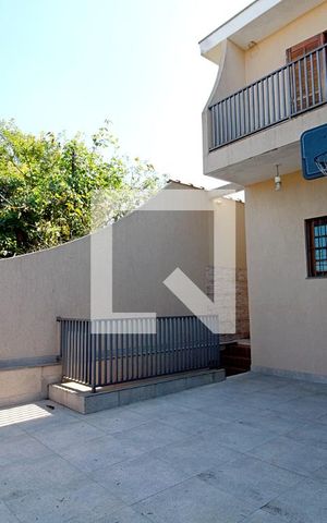 Casa à venda com 219m², 3 quartos e 2 vagas Casa à venda com 219m², 3 quartos e 2 vagasVaranda Frente