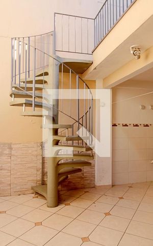 Casa à venda com 219m², 3 quartos e 2 vagas Casa à venda com 219m², 3 quartos e 2 vagasQuintal