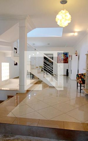 Casa à venda com 219m², 3 quartos e 2 vagas Casa à venda com 219m², 3 quartos e 2 vagasSala de Jantar