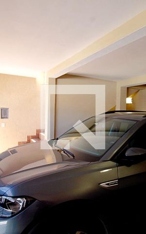 Casa à venda com 219m², 3 quartos e 2 vagas Casa à venda com 219m², 3 quartos e 2 vagasGaragem