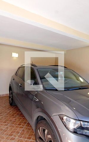 Casa à venda com 219m², 3 quartos e 2 vagas Casa à venda com 219m², 3 quartos e 2 vagasGaragem