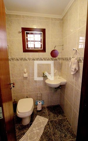 Casa à venda com 219m², 3 quartos e 2 vagas Casa à venda com 219m², 3 quartos e 2 vagasLavabo