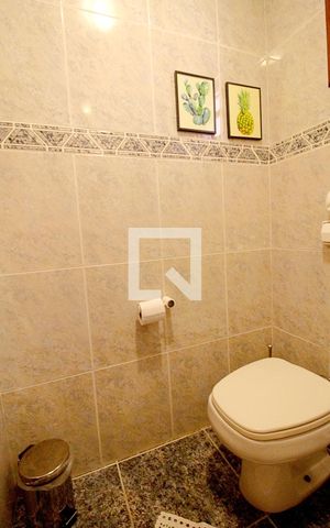 Casa à venda com 219m², 3 quartos e 2 vagas Casa à venda com 219m², 3 quartos e 2 vagasLavabo