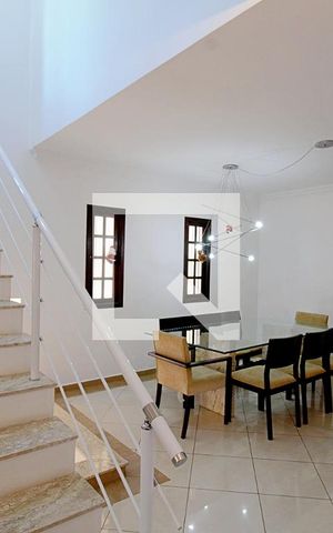 Casa à venda com 219m², 3 quartos e 2 vagas Casa à venda com 219m², 3 quartos e 2 vagasSala de Jantar