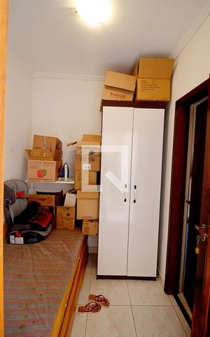 Casa à venda com 219m², 3 quartos e 2 vagas Casa à venda com 219m², 3 quartos e 2 vagasQuarto de Serviço