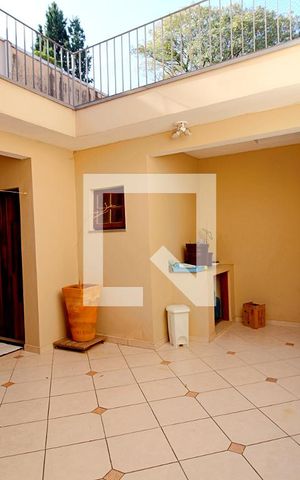 Casa à venda com 219m², 3 quartos e 2 vagas Casa à venda com 219m², 3 quartos e 2 vagasQuintal