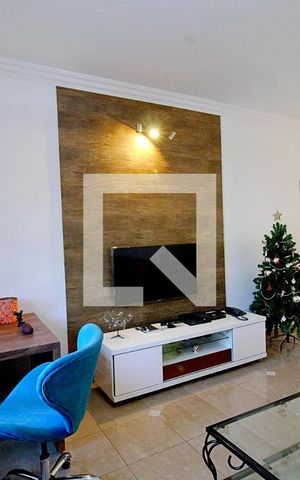 Casa à venda com 219m², 3 quartos e 2 vagas Casa à venda com 219m², 3 quartos e 2 vagasSala