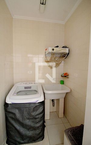 Casa à venda com 219m², 3 quartos e 2 vagas Casa à venda com 219m², 3 quartos e 2 vagasÁrea de Serviço