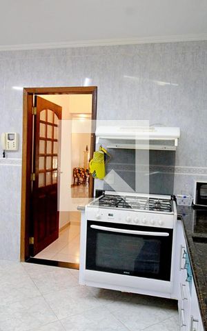 Casa à venda com 219m², 3 quartos e 2 vagas Casa à venda com 219m², 3 quartos e 2 vagasCozinha
