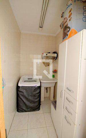 Casa à venda com 219m², 3 quartos e 2 vagas Casa à venda com 219m², 3 quartos e 2 vagasÁrea de Serviço