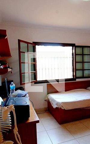 Casa à venda com 219m², 3 quartos e 2 vagas Casa à venda com 219m², 3 quartos e 2 vagasQuarto 2