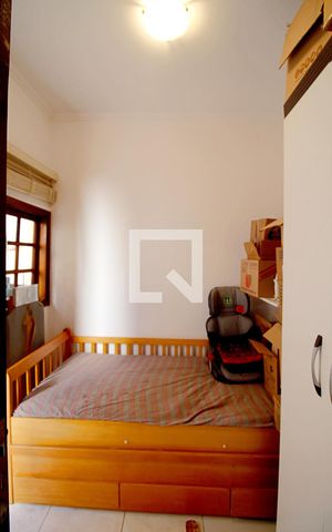 Casa à venda com 219m², 3 quartos e 2 vagas Casa à venda com 219m², 3 quartos e 2 vagasQuarto de Serviço