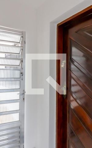 Casa à venda com 143m², 3 quartos e 2 vagas Casa à venda com 143m², 3 quartos e 2 vagasEntrada