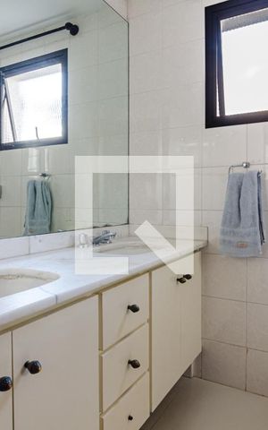 Apartamento à venda com 170m², 3 quartos e 2 vagasBanheiro da suíte