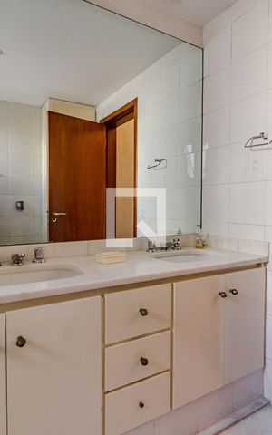 Apartamento à venda com 170m², 3 quartos e 2 vagasBanheiro