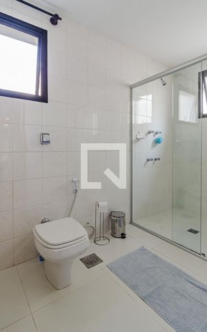 Apartamento à venda com 170m², 3 quartos e 2 vagasBanheiro da suíte