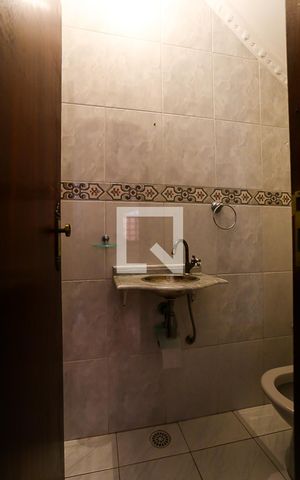 Casa à venda com 302m², 3 quartos e 4 vagas Casa à venda com 302m², 3 quartos e 4 vagasLavabo