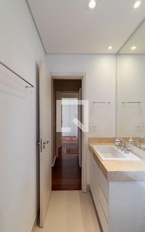 Apartamento à venda com 188m², 3 quartos e 2 vagas Apartamento à venda com 188m², 3 quartos e 2 vagasSuíte