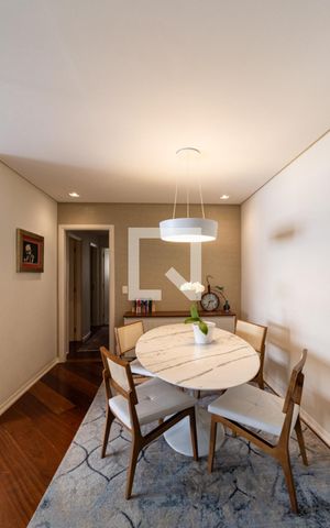 Apartamento à venda com 188m², 3 quartos e 2 vagas Apartamento à venda com 188m², 3 quartos e 2 vagasSala 1