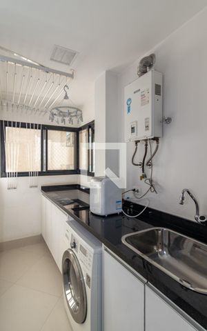 Apartamento à venda com 188m², 3 quartos e 2 vagas Apartamento à venda com 188m², 3 quartos e 2 vagasÁrea de serviço