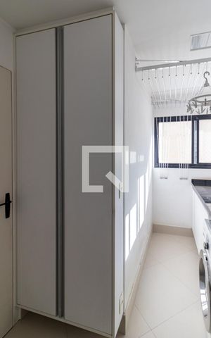 Apartamento à venda com 188m², 3 quartos e 2 vagas Apartamento à venda com 188m², 3 quartos e 2 vagasÁrea de serviço