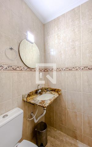 Casa à venda com 256m², 3 quartos e 4 vagasBanheiro da Suíte