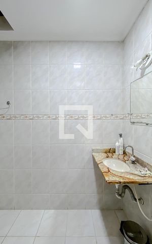 Casa à venda com 256m², 3 quartos e 4 vagasBanheiro Social