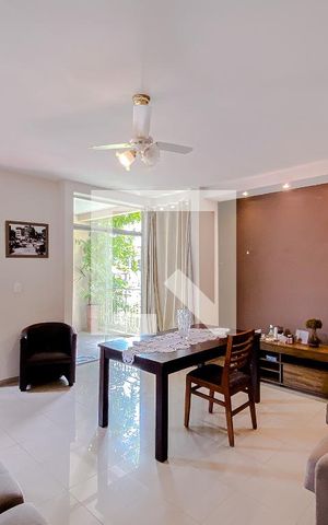 Casa à venda com 256m², 3 quartos e 4 vagasSala
