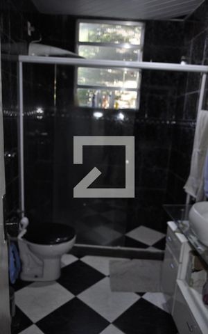 Casa à venda com 200m², 3 quartos e 1 vagaBanheiro