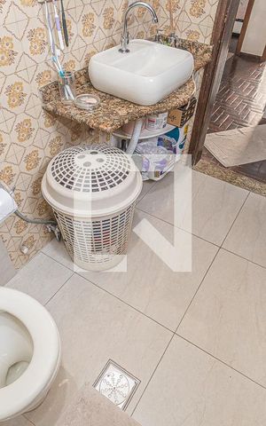 Casa à venda com 400m², 4 quartos e 2 vagasBanheiro