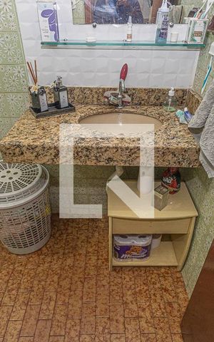 Casa à venda com 400m², 4 quartos e 2 vagasBanheiro