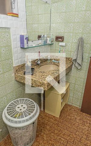 Casa à venda com 400m², 4 quartos e 2 vagasBanheiro