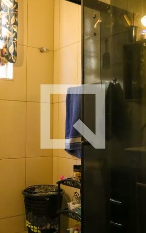 Casa à venda com 100m², 2 quartos e 1 vaga Casa à venda com 100m², 2 quartos e 1 vagaBanheiro