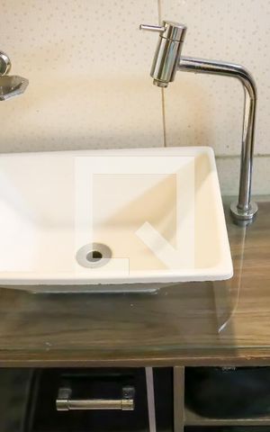Casa à venda com 100m², 2 quartos e 1 vaga Casa à venda com 100m², 2 quartos e 1 vagaBanheiro