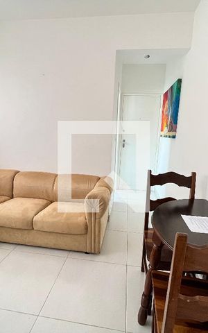 Apartamento à venda com 42m², 1 quarto e 1 vaga Apartamento à venda com 42m², 1 quarto e 1 vagaSala