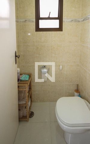 Casa à venda com 157m², 3 quartos e 2 vagas Casa à venda com 157m², 3 quartos e 2 vagasBanheiro