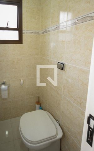 Casa à venda com 157m², 3 quartos e 2 vagas Casa à venda com 157m², 3 quartos e 2 vagasBanheiro