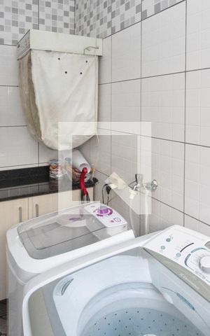 Casa à venda com 157m², 3 quartos e 2 vagas Casa à venda com 157m², 3 quartos e 2 vagasÁrea de Serviço