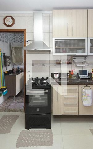 Casa à venda com 157m², 3 quartos e 2 vagas Casa à venda com 157m², 3 quartos e 2 vagasCozinha