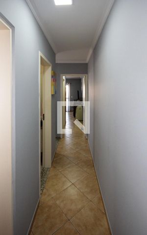 Casa à venda com 157m², 3 quartos e 2 vagas Casa à venda com 157m², 3 quartos e 2 vagasCorredor