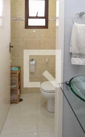 Casa à venda com 157m², 3 quartos e 2 vagas Casa à venda com 157m², 3 quartos e 2 vagasBanheiro