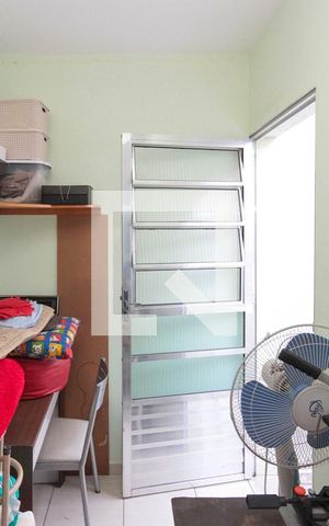 Casa à venda com 157m², 3 quartos e 2 vagas Casa à venda com 157m², 3 quartos e 2 vagasQuarto de Serviço