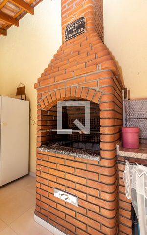 Casa à venda com 300m², 4 quartos e 3 vagas Casa à venda com 300m², 4 quartos e 3 vagasÁrea de Lazer
