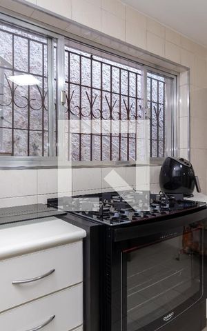 Casa à venda com 300m², 4 quartos e 3 vagas Casa à venda com 300m², 4 quartos e 3 vagasCozinha