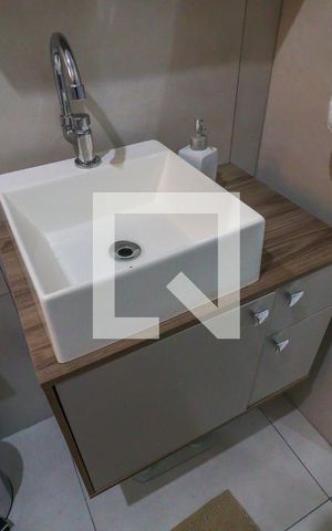 Casa à venda com 260m², 2 quartos e 2 vagas Casa à venda com 260m², 2 quartos e 2 vagasBanheiro