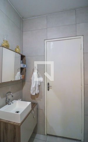Casa à venda com 260m², 2 quartos e 2 vagas Casa à venda com 260m², 2 quartos e 2 vagasBanheiro