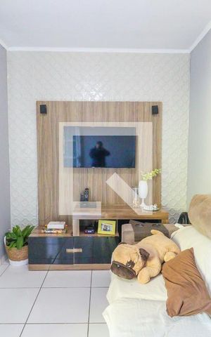 Casa à venda com 260m², 2 quartos e 2 vagas Casa à venda com 260m², 2 quartos e 2 vagasSala