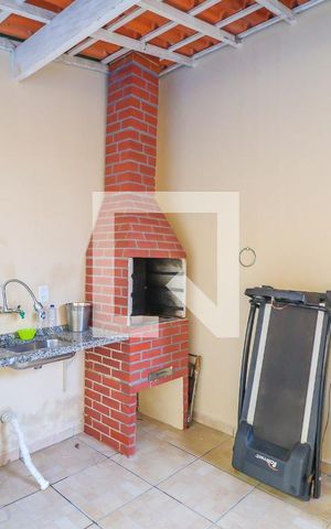 Casa à venda com 260m², 2 quartos e 2 vagas Casa à venda com 260m², 2 quartos e 2 vagasQuintal