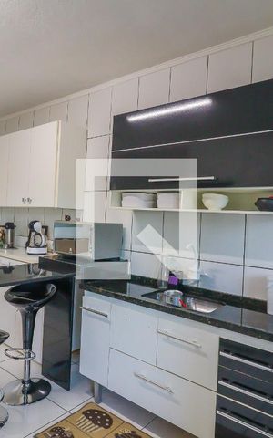 Casa à venda com 260m², 2 quartos e 2 vagas Casa à venda com 260m², 2 quartos e 2 vagasCozinha